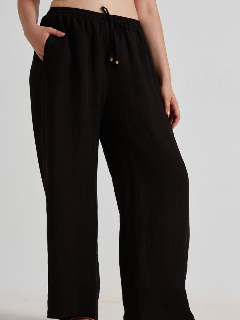 Wide-pants-linen-black-mat-fashion-resort