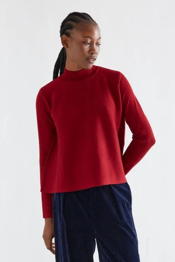 Red basic turtleneck sweater | Compania Fantastica