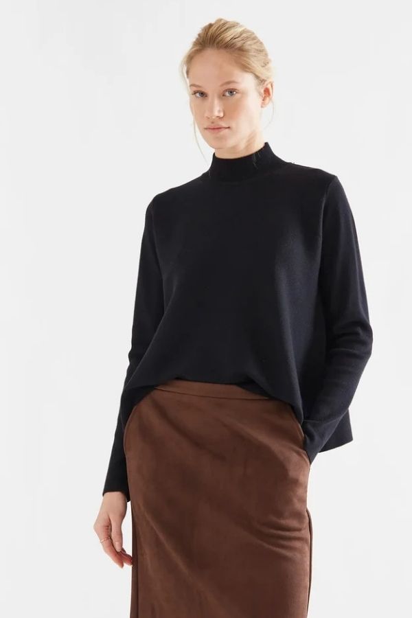 Basic black turtleneck | Compania Fantastica