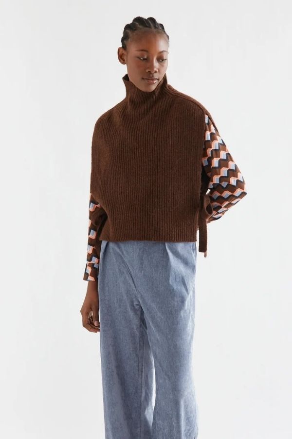 Brown high-neck wool blend knit vest | Compania Fantastica